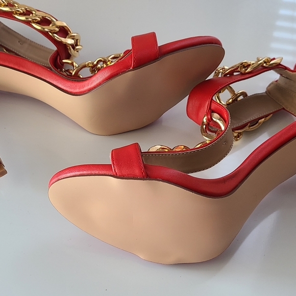 Red Heels - Picture 3 of 4
